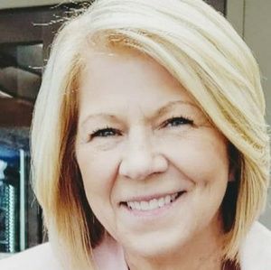 Meet your Posher, Holly